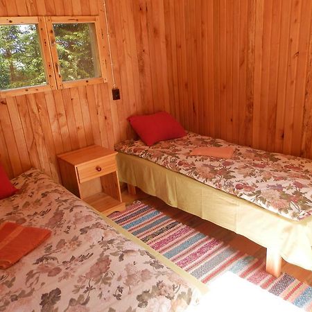 Ala-Laugu Holiday Home Leisi Exteriér fotografie