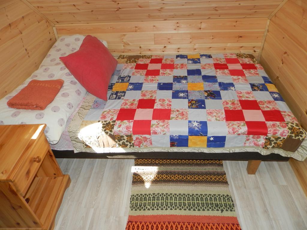 Ala-Laugu Holiday Home Leisi Exteriér fotografie