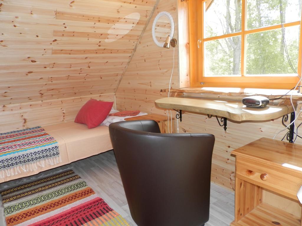 Ala-Laugu Holiday Home Leisi Exteriér fotografie