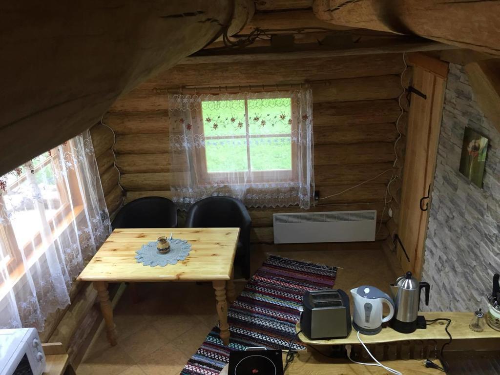 Ala-Laugu Holiday Home Leisi Exteriér fotografie