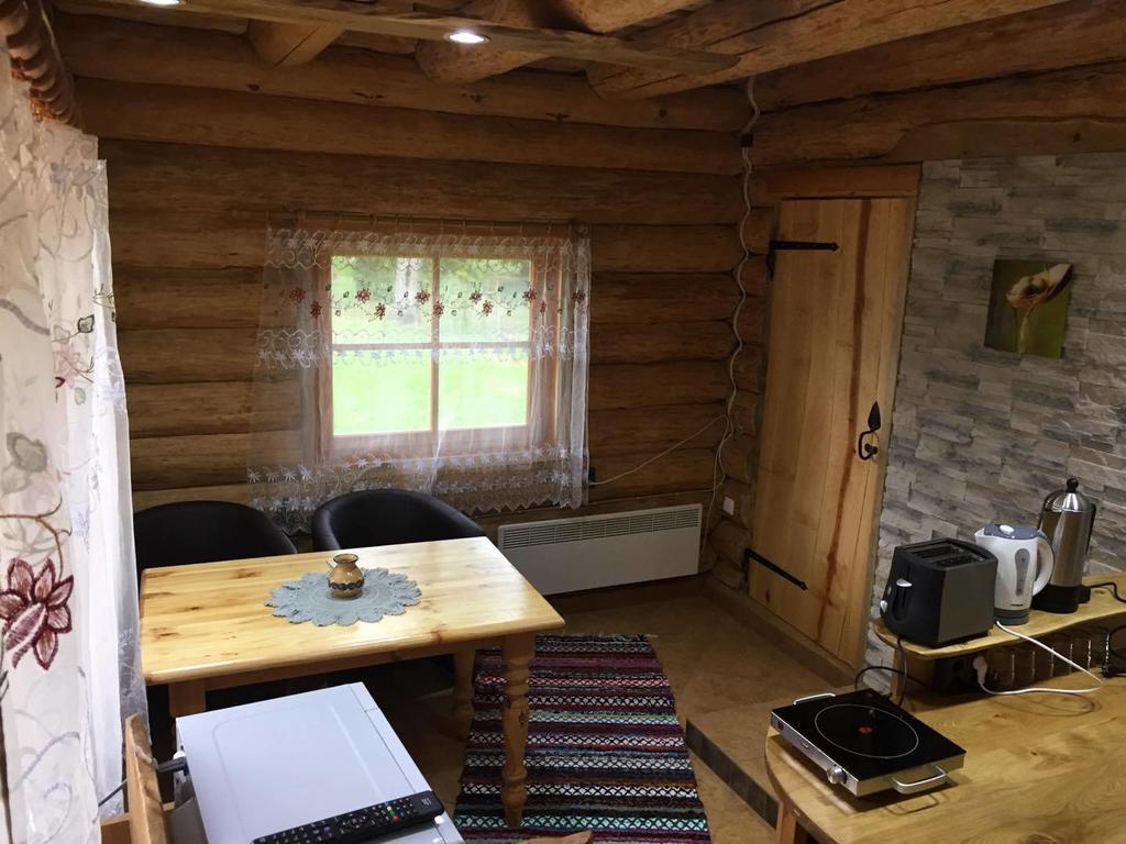 Ala-Laugu Holiday Home Leisi Exteriér fotografie